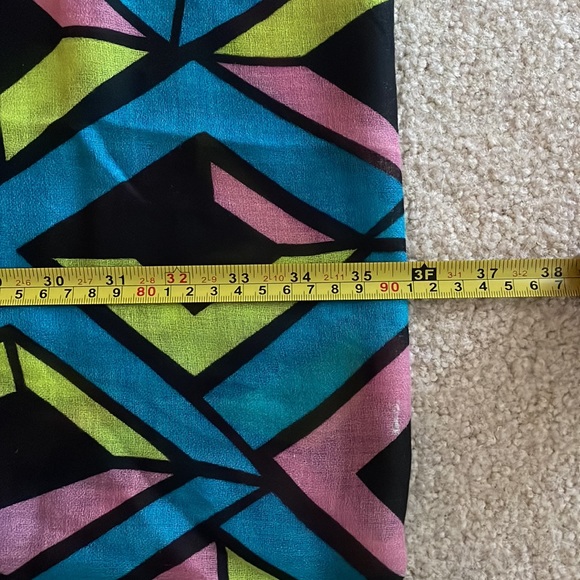 Geometric Pattern Infinity Scarf - Picture 4 of 5